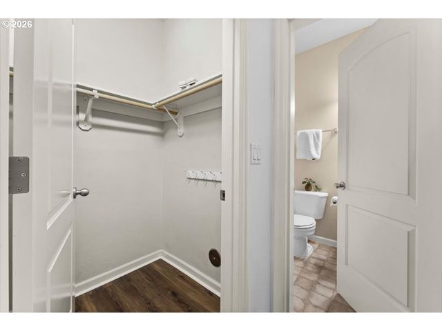 2352 Nw BREWER Ln, Portland, OR 97229