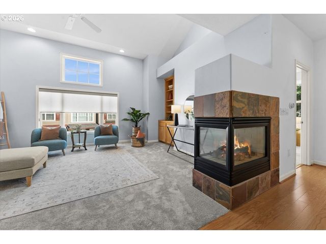 2352 Nw BREWER Ln, Portland, OR 97229