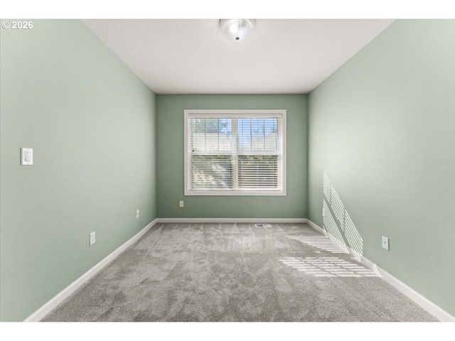 2352 Nw BREWER Ln, Portland, OR 97229