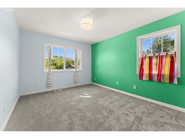 2352 Nw BREWER Ln, Portland, OR 97229