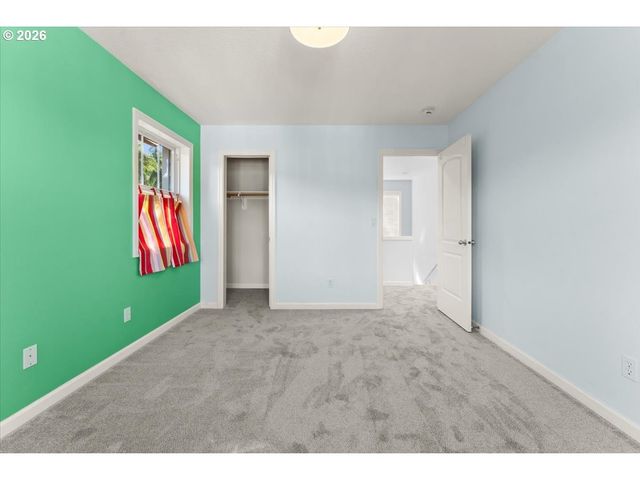 2352 Nw BREWER Ln, Portland, OR 97229