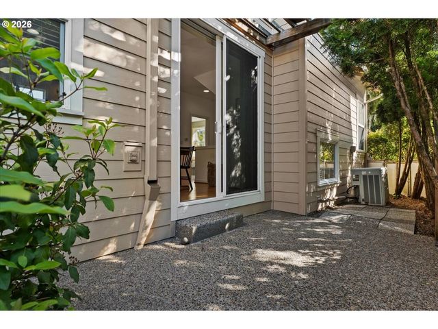 2352 Nw BREWER Ln, Portland, OR 97229