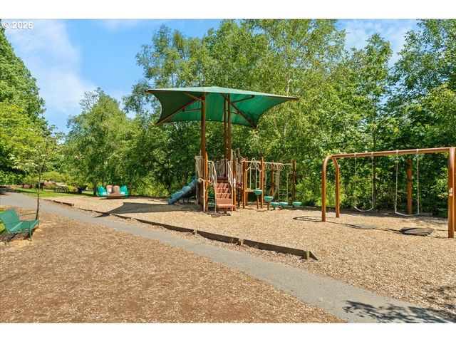 2352 Nw BREWER Ln, Portland, OR 97229