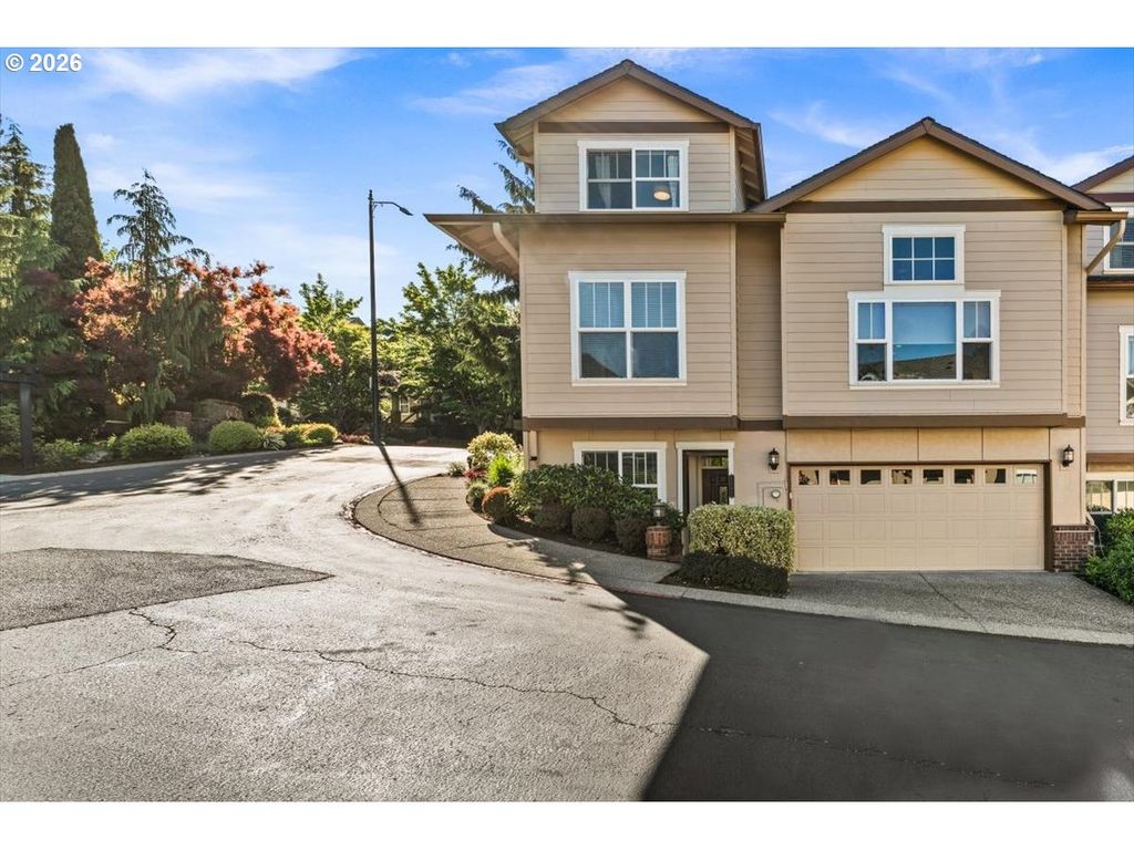 2352 Nw BREWER Ln, Portland, OR 97229