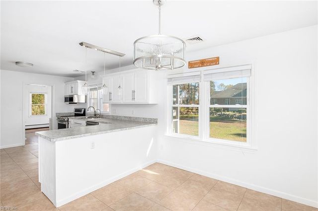 31 Bayview DR, Poquoson, VA 23662