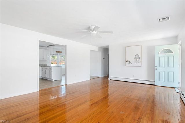 31 Bayview DR, Poquoson, VA 23662