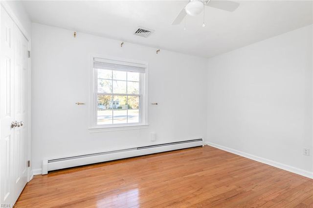 31 Bayview DR, Poquoson, VA 23662