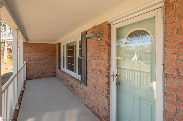 31 Bayview DR, Poquoson, VA 23662