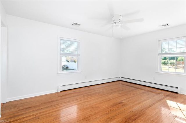 31 Bayview DR, Poquoson, VA 23662