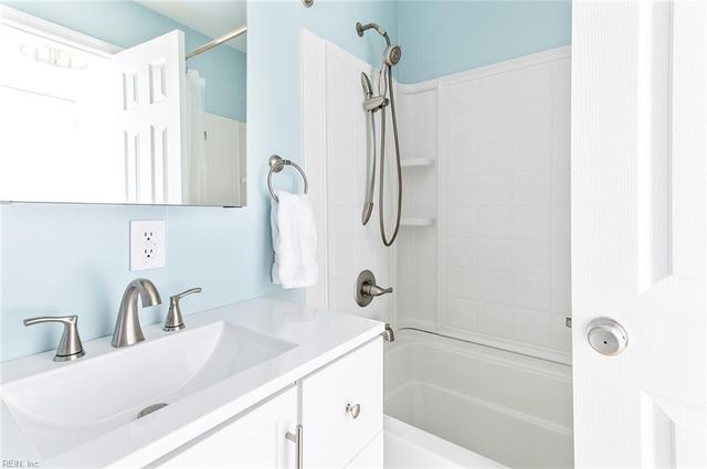 31 Bayview DR, Poquoson, VA 23662