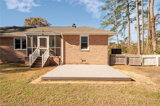 31 Bayview DR, Poquoson, VA 23662