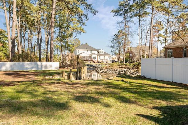 31 Bayview DR, Poquoson, VA 23662