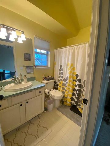 5628 Versailles Avenue, Ann Arbor, MI 48103