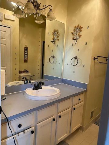 5628 Versailles Avenue, Ann Arbor, MI 48103