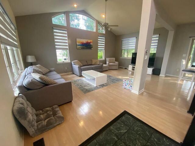 5628 Versailles Avenue, Ann Arbor, MI 48103
