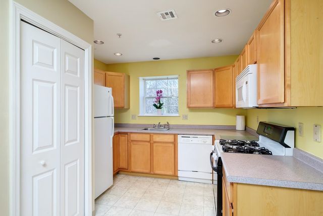 3 Tampa Drive D, Rochester, NH 03867