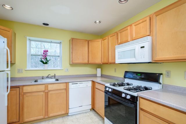 3 Tampa Drive D, Rochester, NH 03867