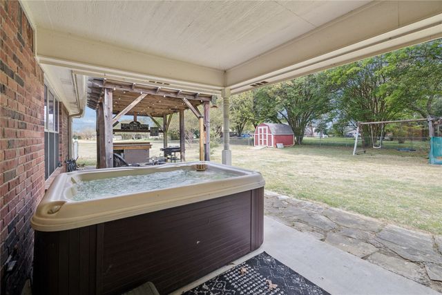 25 Starview Drive, Star Harbor, TX 75148