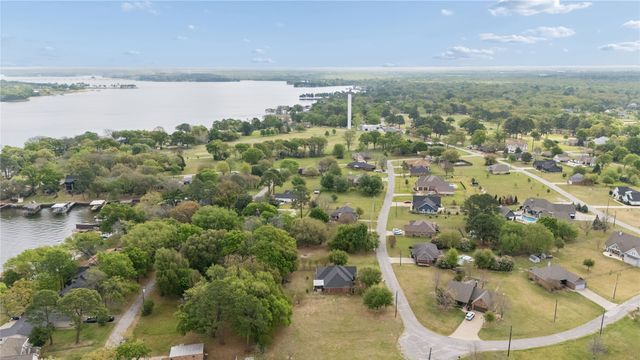 25 Starview Drive, Star Harbor, TX 75148