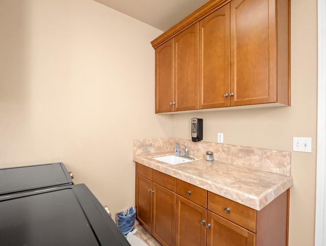 1152 Lester Avenue, Clovis, CA 93619