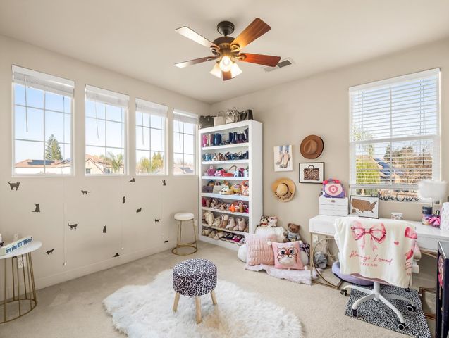 1152 Lester Avenue, Clovis, CA 93619