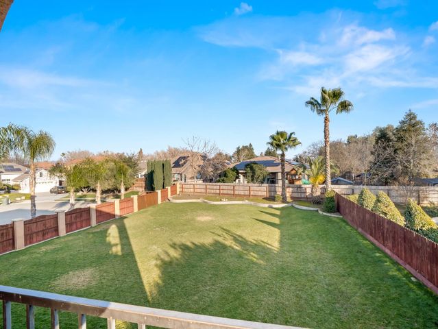 1152 Lester Avenue, Clovis, CA 93619