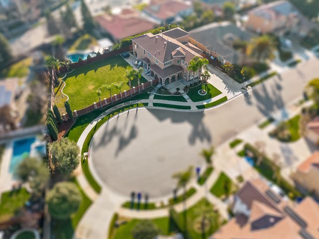 1152 Lester Avenue, Clovis, CA 93619