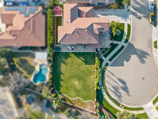 1152 Lester Avenue, Clovis, CA 93619