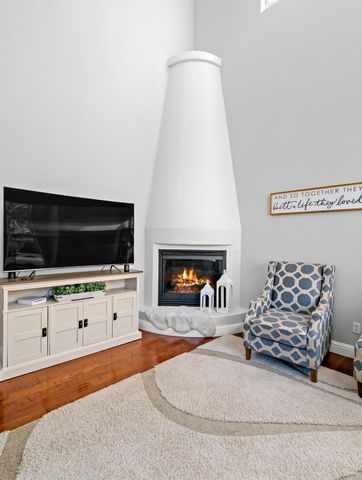 1152 Lester Avenue, Clovis, CA 93619