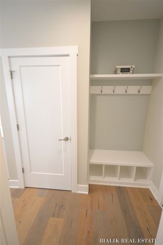 580 Sun Vale Lane 5, Grandville, MI 49418