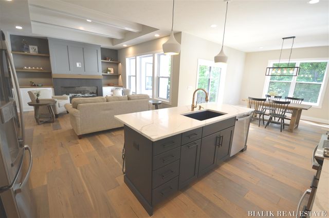 580 Sun Vale Lane 5, Grandville, MI 49418