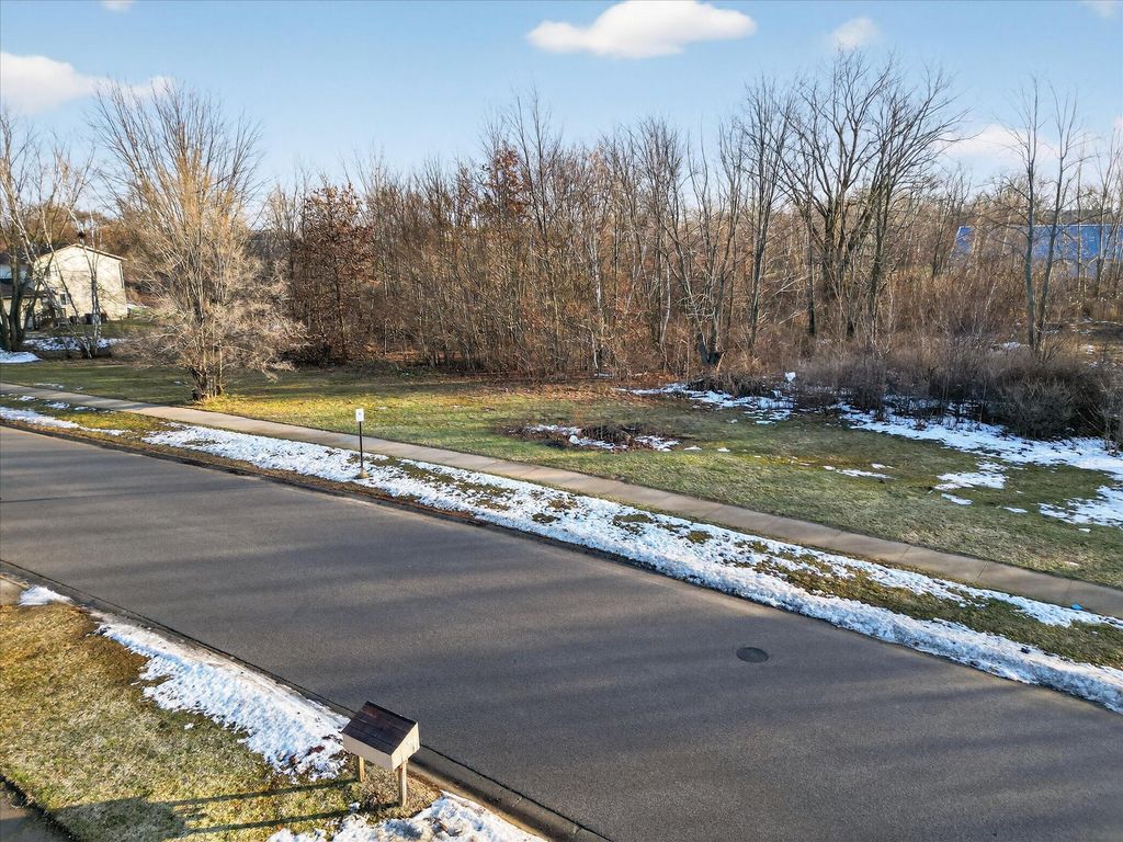 541 Century Lane, Holland, MI 49423