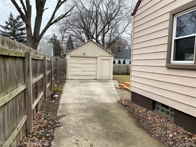 3012 GREENFIELD Road, Berkley, MI 48072