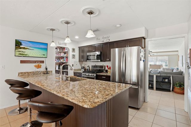 6641 12TH AVENUE N, St Petersburg, FL 33710