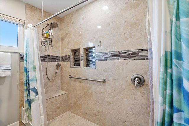 6641 12TH AVENUE N, St Petersburg, FL 33710