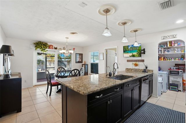 6641 12TH AVENUE N, St Petersburg, FL 33710