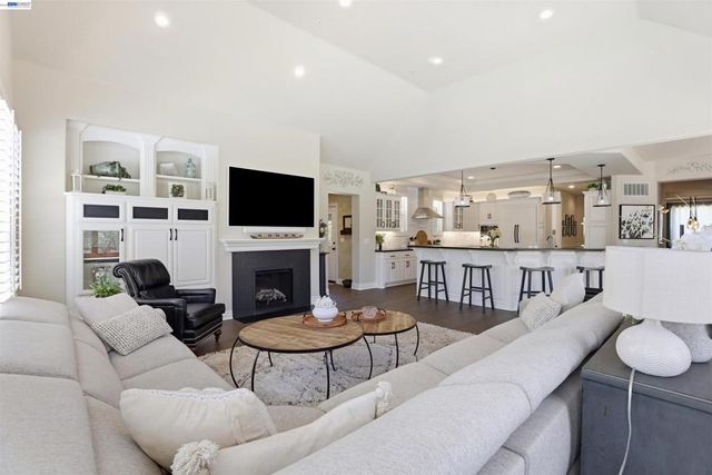 3019 E. Ruby Hill Dr., Pleasanton, CA 94566