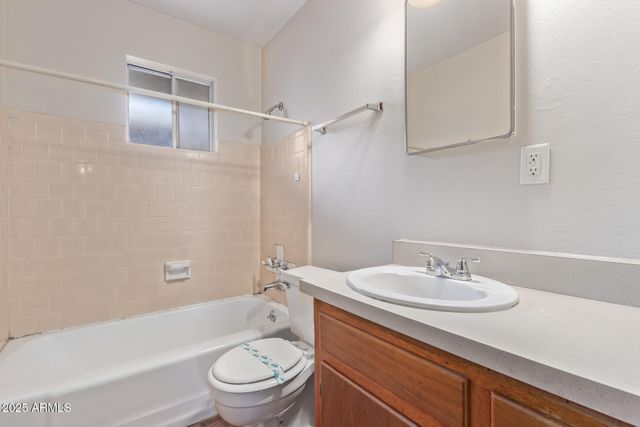 7153 N 57th Drive Apt 3, Glendale, AZ 85301