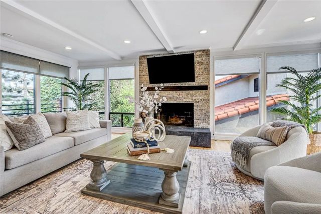 1500 2nd, Manhattan Beach, CA 90266