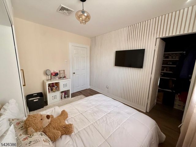 195 Maple St, Kearny Town, NJ 07032