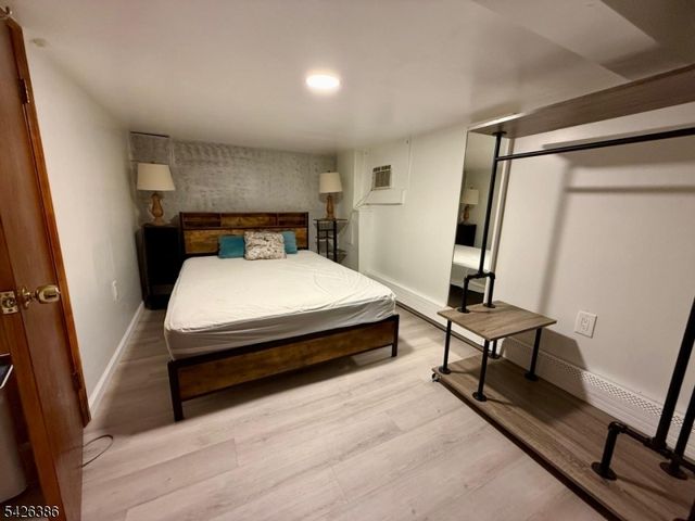 195 Maple St, Kearny Town, NJ 07032