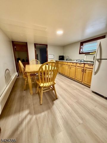 195 Maple St, Kearny Town, NJ 07032