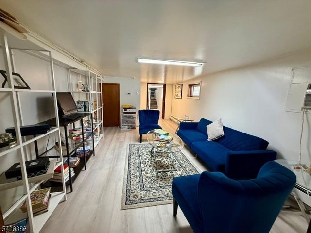 195 Maple St, Kearny Town, NJ 07032