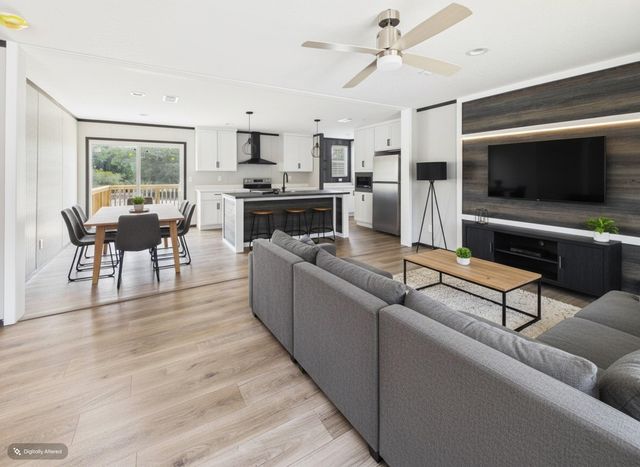 18574 NW 284th Street, Okeechobee, FL 34972