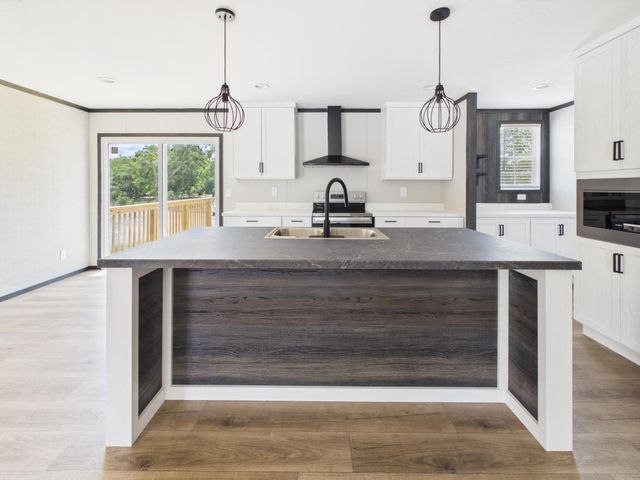 18574 NW 284th Street, Okeechobee, FL 34972