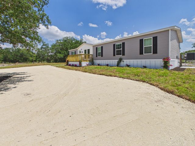 18574 NW 284th Street, Okeechobee, FL 34972