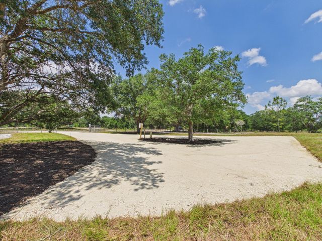 18574 NW 284th Street, Okeechobee, FL 34972