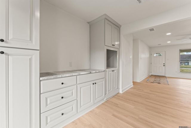 9458 W Darryl Pkwy, Baton Rouge, LA 70815