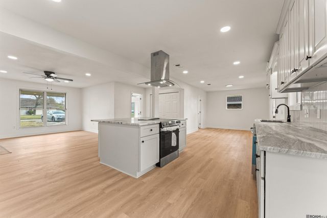 9458 W Darryl Pkwy, Baton Rouge, LA 70815