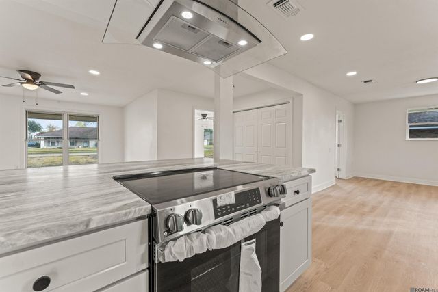 9458 W Darryl Pkwy, Baton Rouge, LA 70815